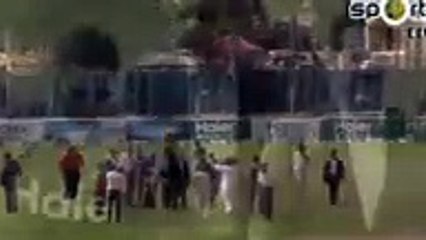 General Raheel Sharif Hit 4 Runs On Shahid Afridi's Bowl