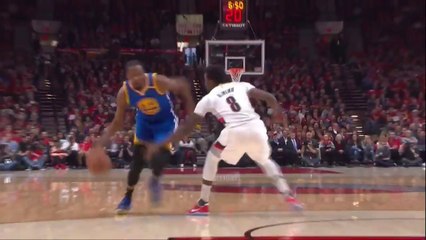 Kevin Durant crosse Al-Farouq Aminu et enchaîne avec un dunk