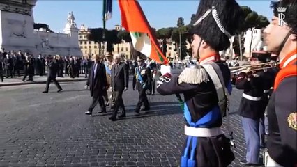 Roma, 25 aprile: Mattarella depone corona fiori al Vittoriano
