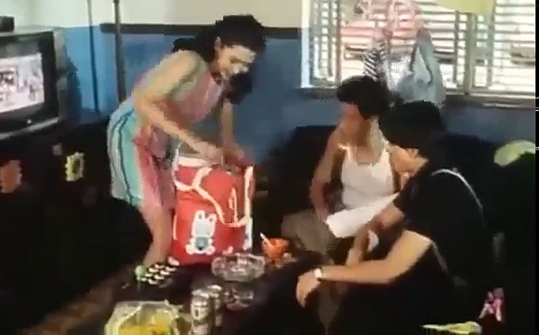 ⁣1992年經典喜劇片：千面天王 - 粵語版 part 1/2