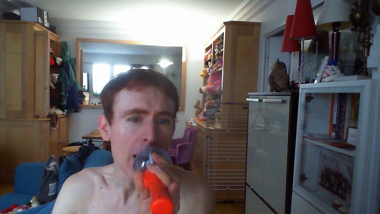 Wiwi égratigne "je suis parti" de Christophe