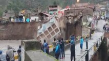 Hotel se desploma en un río de la sierra sur de Perú por fuertes lluvias