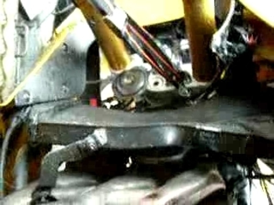 675 DAYTONA MOTO CRASH TRIUMPH 2