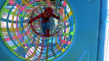 Spiderman and Frozen Elsa play at indoor playground, Paw Patrol doctor help Elsa when footsore