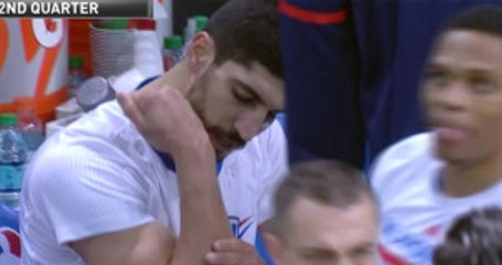 Basketbolcu Enes Kanter, Kenara Gelince Sinirden Sandalyeyi Yumrukladı