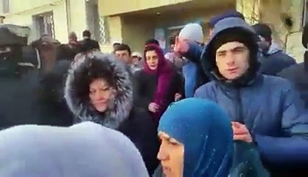 Крымские татары объявили России джихад и оттеснили силовиков