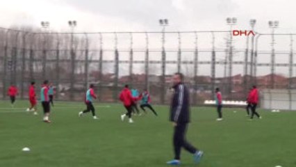 Ergün Penbe, Takımın Başında Ilk Antrenmana Çıktı