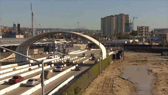 جدل بالمكسيك بشأن قرار ترمب بناء جدار حدودي