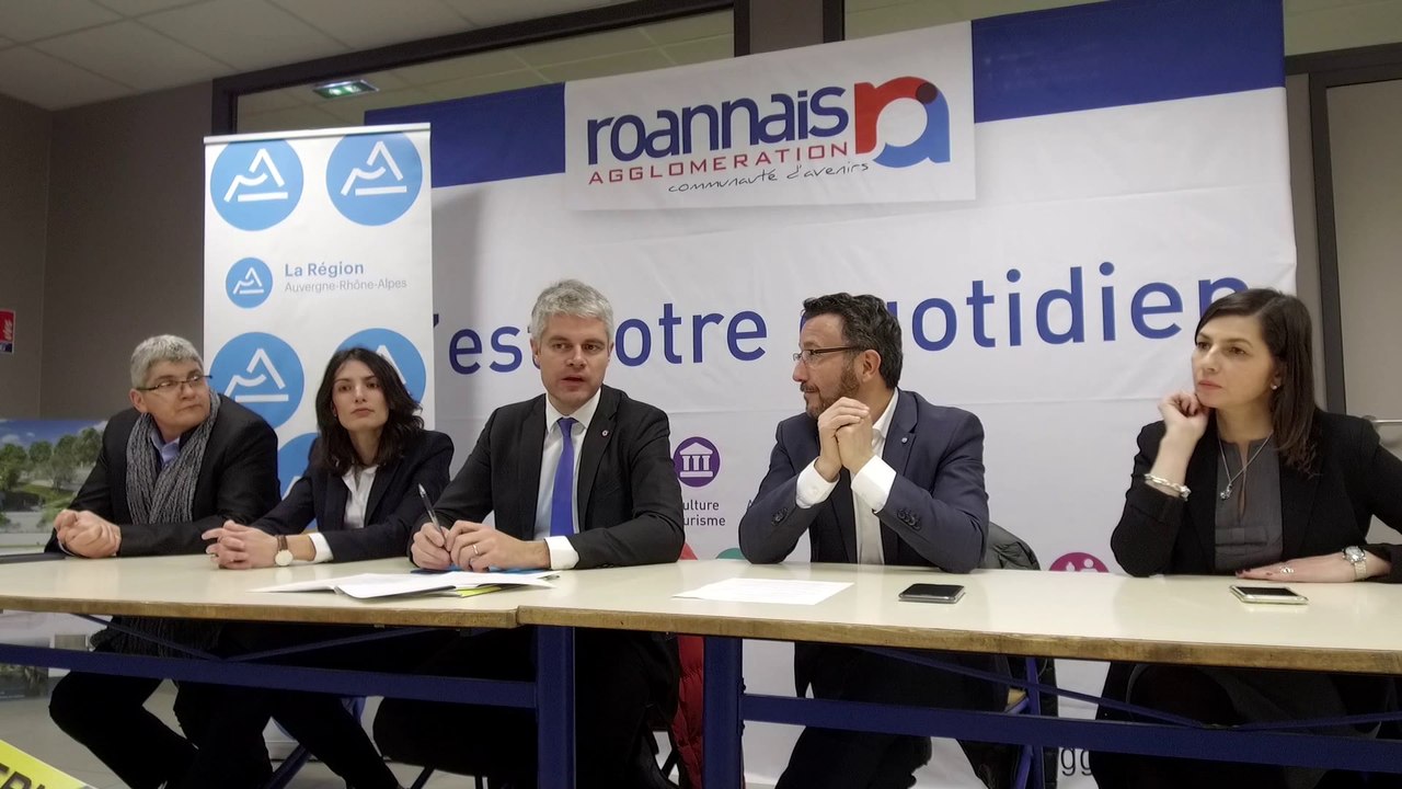 Conférence de presse de Laurent Wauquiez, président de la Région Auvergne Rhône-Alpes en déplacement à Saint Germain Lespinasse