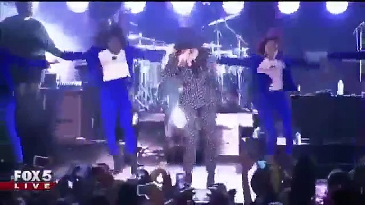 Beyonce formation live