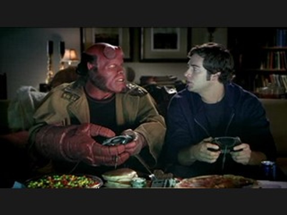Chuck & Hellboy : Pub
