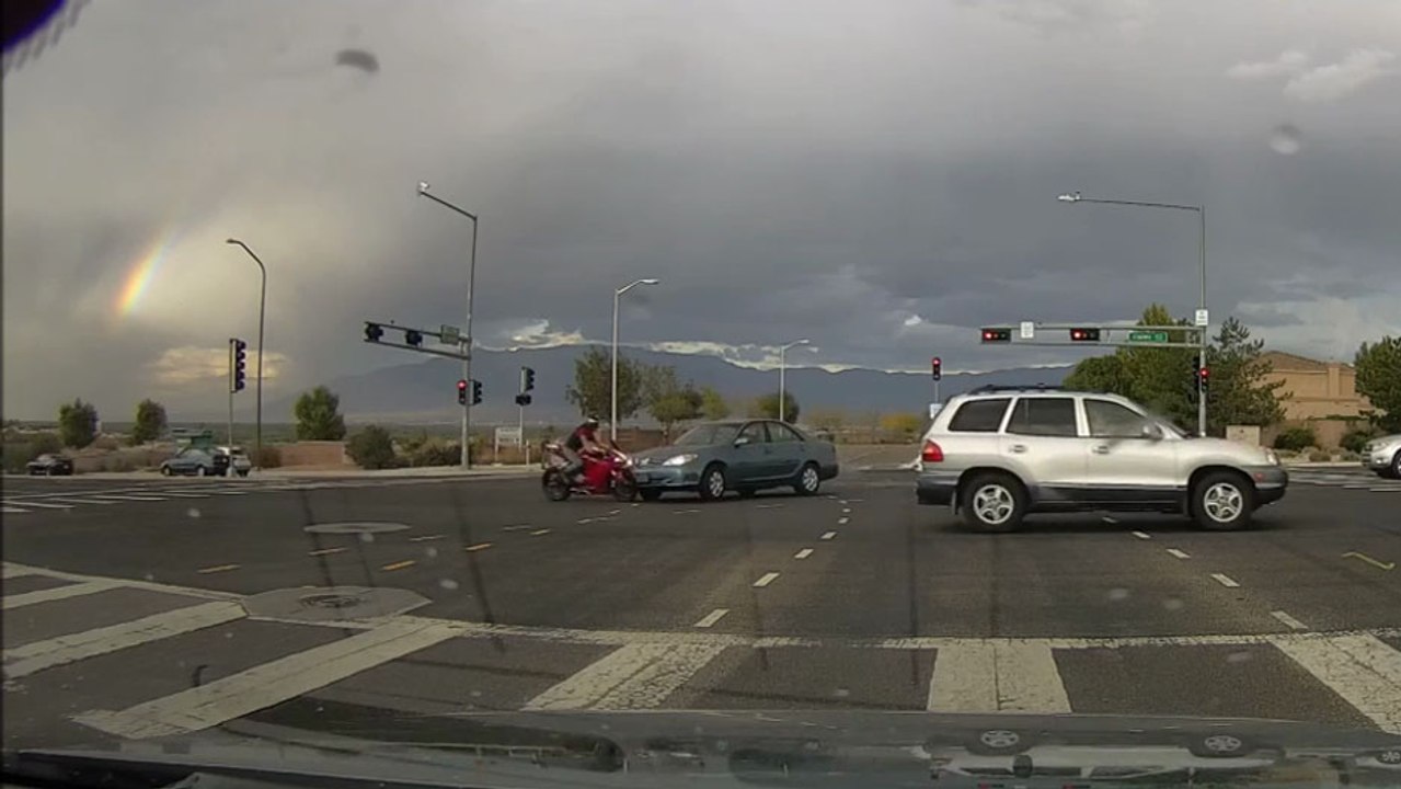 Choc frontal violent entre une moto et une voiture