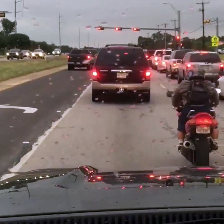 Quand tu es techniquement trop petit pour faire de la moto