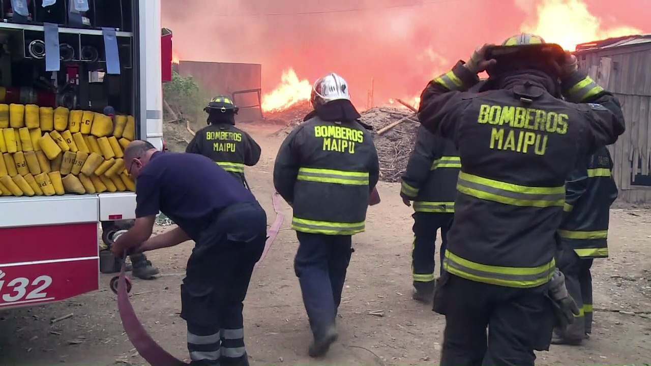 Arrestados en Chile sospechosos de provocar voraces incendios