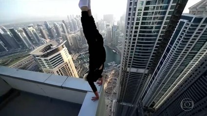 Homem da Russia desafia a morte escalando prédios mais altos do mundo