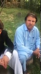 چاۓ والے کے ساتھ پشتو میں انٹرویو ۔ ویڈیو دیکھے