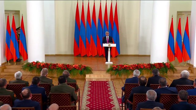 Навязанная нам война весь наш народ превратила в армию: Серж Саргсян