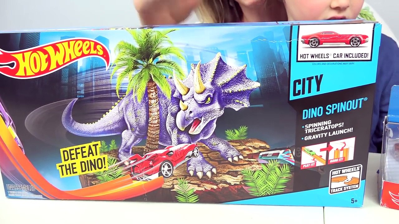 Hot Wheels Justice League 5 Pack Dino Spinout Superman Batman Wonder Woman Flash Green Lantern