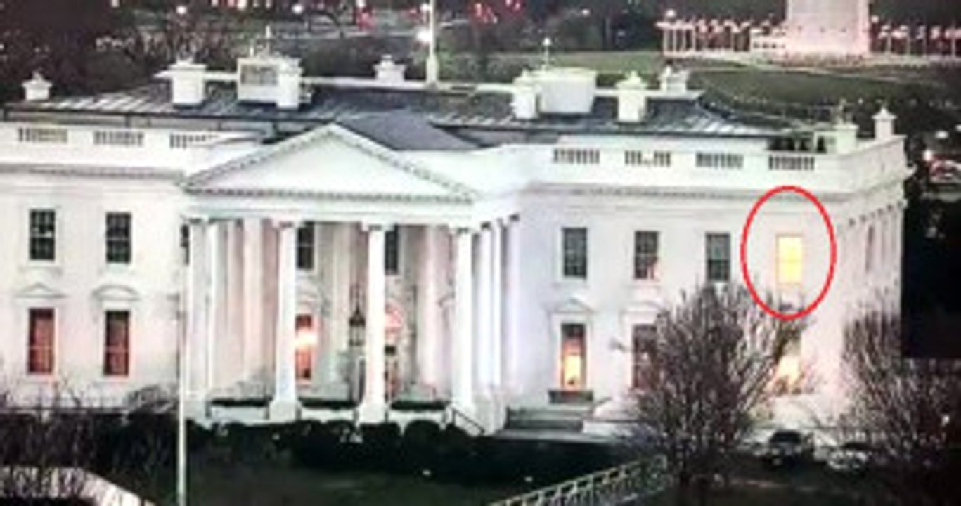 "Bizi İzliyorsan Işıkları Yak Söndür" Çağrısına Trump'tan Yanıt Gecikmedi