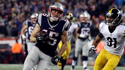 Brady hits Hogan on crossing route for 39-yard gain