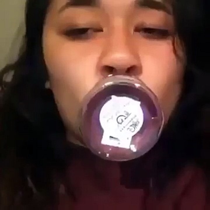 Губы Oops