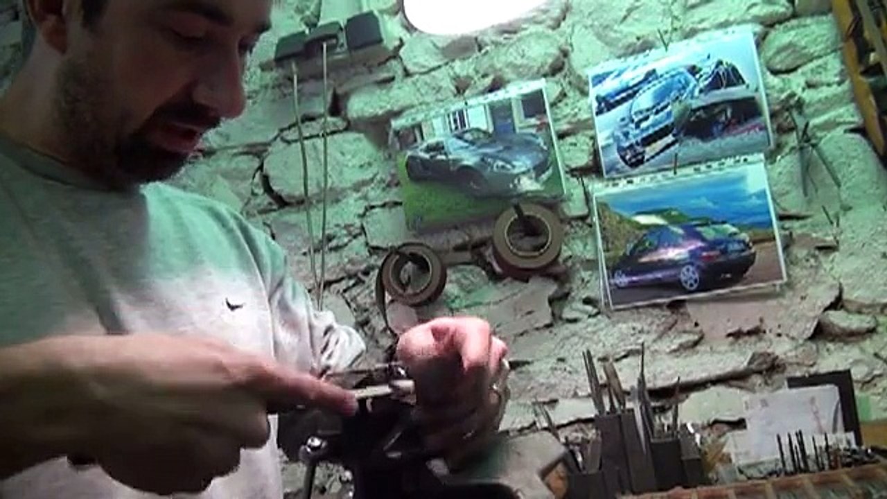 Le. 2. Éme.  Qui.  Parle. Qui. Fabriqué.   Des.  Couteaux. Mon.  Cousin.   Gilles ❤