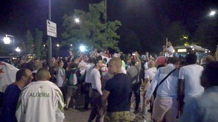 Victoire de l'Algerie : scenes de liesse dans...