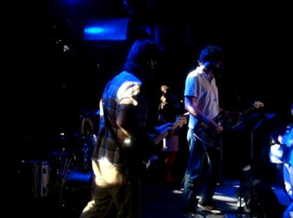 Thurston Moore, ancien leader de Sonic Youth, enflamme le Consortium.