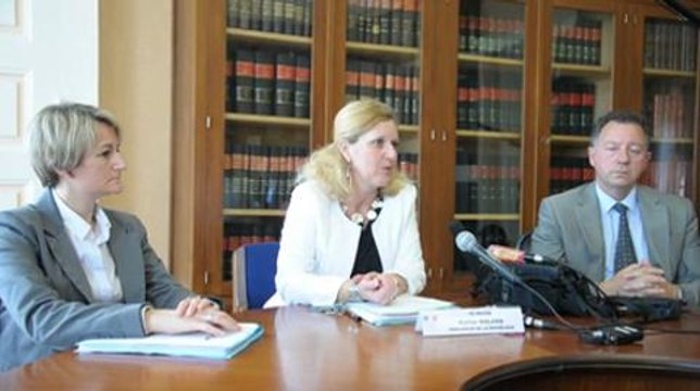 La conférence de presse de Karine Malara, procureur de la République de Mâcon concernant l'affaire Girollet