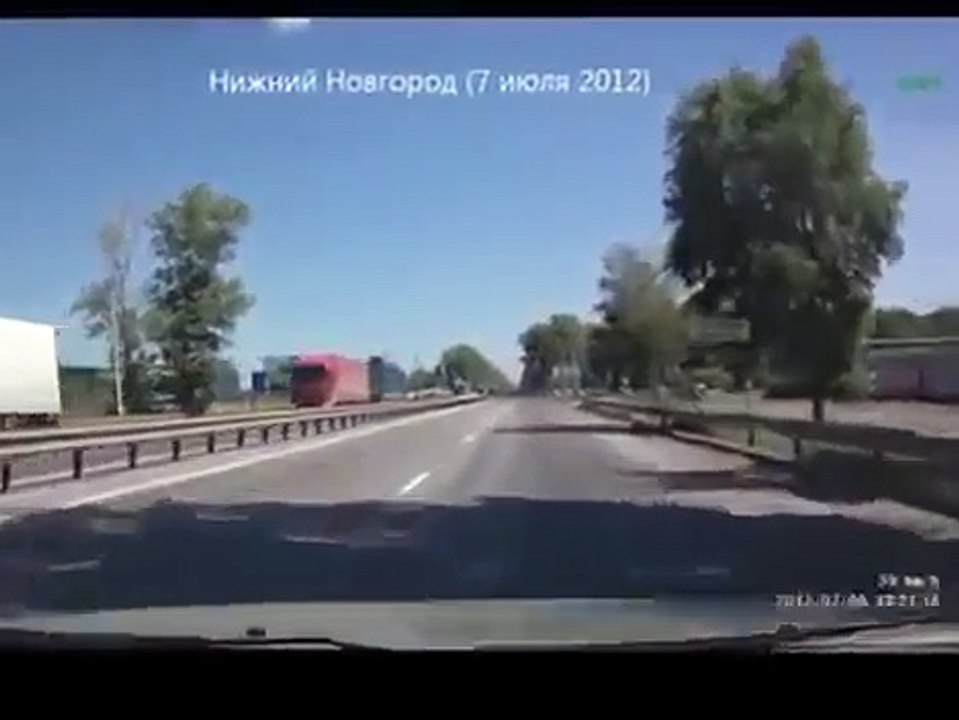 МАЗ снес РЕНО с перекрестка  Вот так зрелище!!