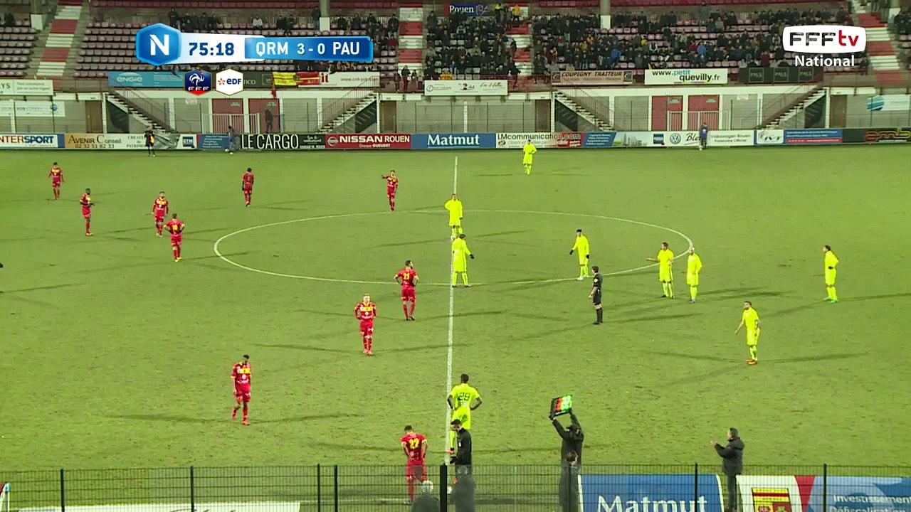 Sortie de C.Jean-Etienne applaudit et entrée de G.Marignard