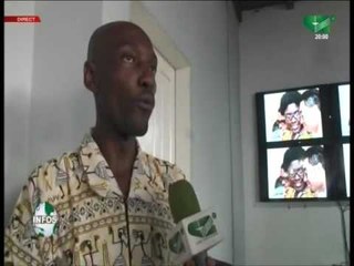 (Canal 2) - JT 20h du 04/10/2016 - Rigobert Song dans l'avion - évacuation Paris