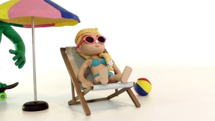 Elsa needs to Pee - Frozen Elsa vs Spiderman  Frozen Play Doh Cartoon Stop Motion