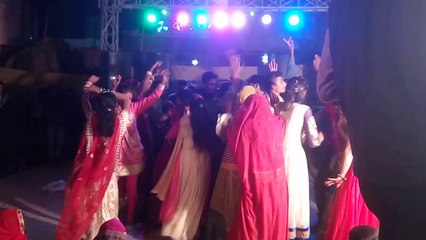 Rajasthani girl Dance on dj || rajasthani deshi Dance VIDEO 2017