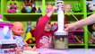Кукла Ненуко. Ярослава готовит фруктовое пюре для Куклы. Видео для детей. Doll Nenuco