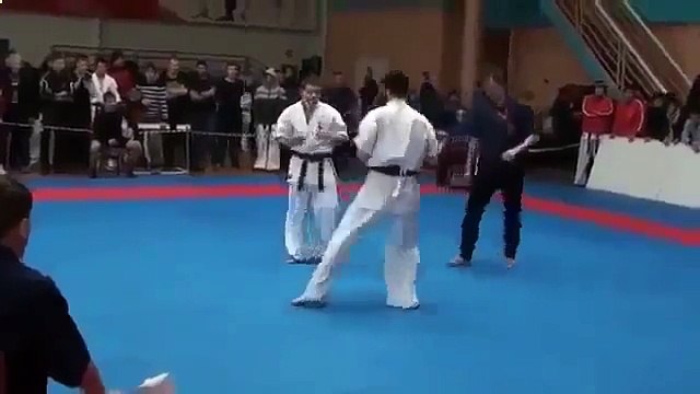 На что способны каратисты!Жестокий нокаут!
