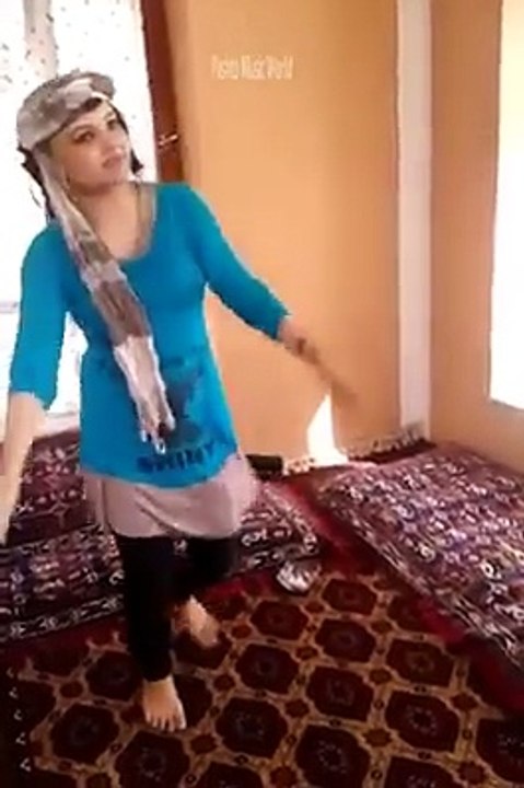 Peshawari girl dance