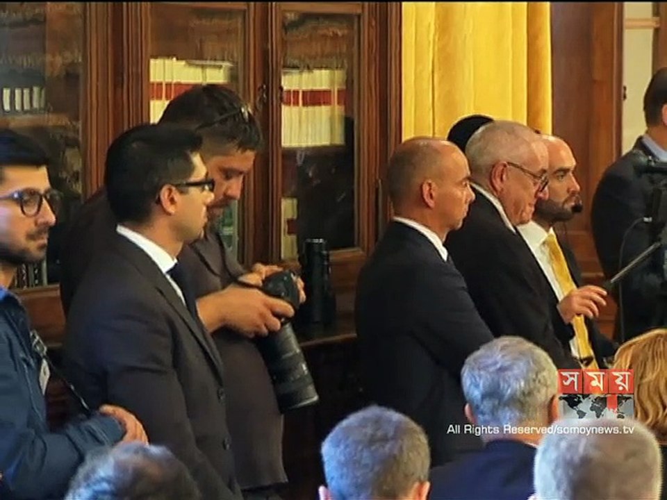 রাশিয়ার ওপর মার্কিন নিষেধাজ্ঞা বহাল থাকা উচিত: থেরেসা মে