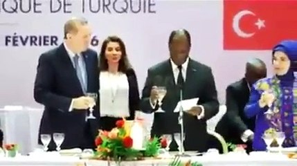 EMİNE ERDOĞANA RECEB TAYYİB ERDOĞANA MÜSLÜMAN DİYENLER BAKSIN NASIL KADEH TOKUŞTURUYORLAR ASLİ KAFİR MÜNAFIKLAR