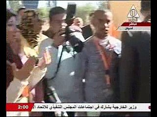 السيسي يتفقد محطة "كيما" للصرف الصحى بأسوان برفقة الشاب صاحب الشكوى