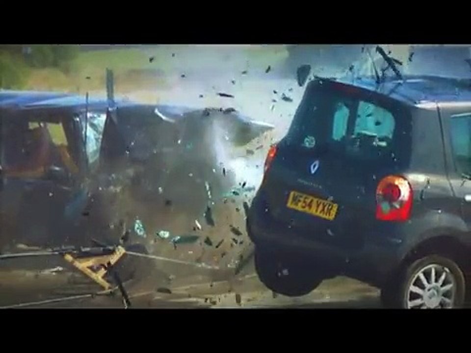 çarpışma testi Renault Modus ve Volvo 940  çarpışma testi