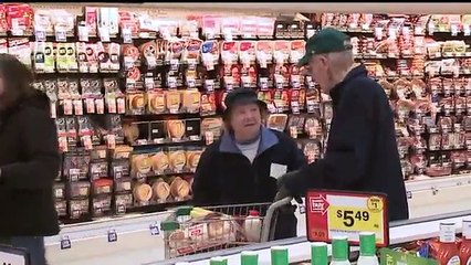 Certes peu riche, cet homme s’évertue quand même à payer les factures des inconnus dans le besoin au supermarché !