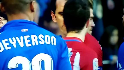 Diego Godin se fait cracher dessus en représailles !