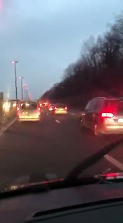 Véhicule incendié sur la E19 à hauteur de Jemappes