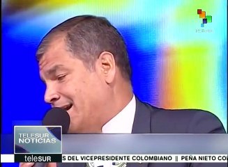 Correa promulga nueva ley de movilidad humana desde Barcelona