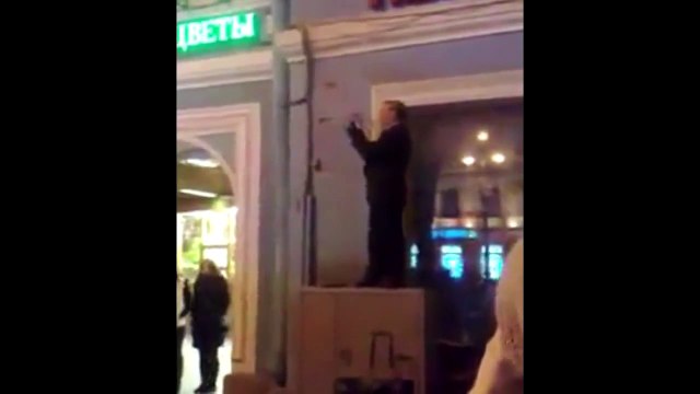 Трубач исполнил гимн Украины в Санкт-Петербурге.﻿