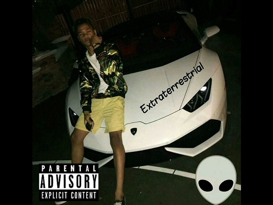 Declan Savage - Extraterrestrial (Prod. RetroWAV)