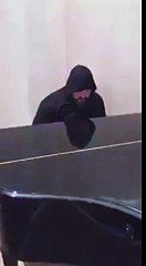 جعفر القاسمي يدخل في هستيريا بعد إنسحاب الفريق الوطني من الكان
