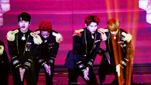 170119 서울가요대상 Fantasy + The Closer 택운 직캠