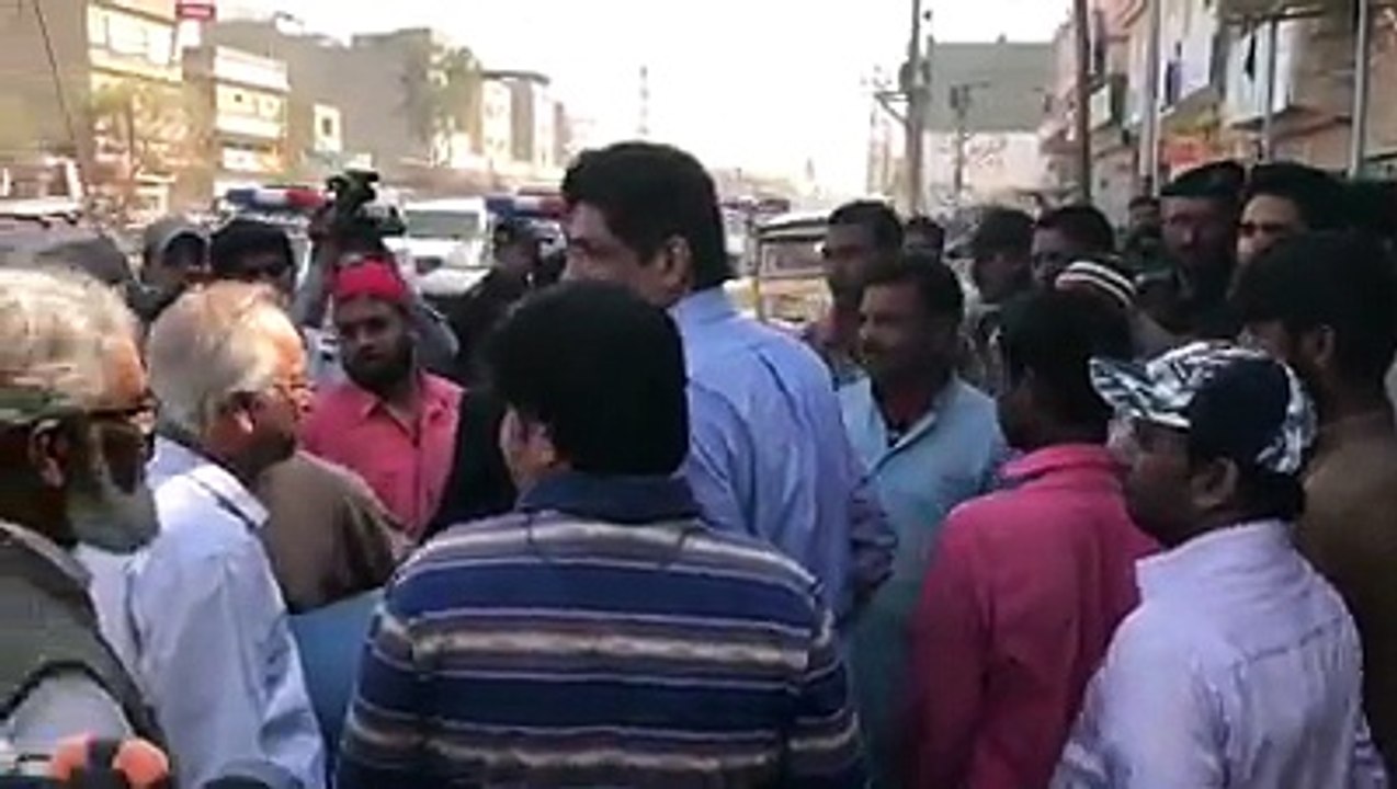 #Sindh Chief Minister @MuradAliShahCM met with vendors and listen to their problems... (29-Jan-2017)
